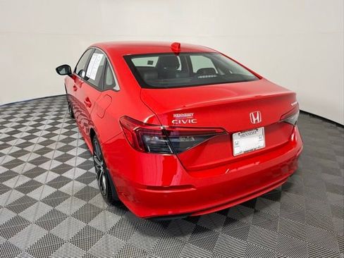 Used 2024 Honda Civic Touring image 4