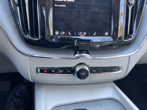 Used 2025 Volvo XC60 T8 Plus w/ Protection Package Premier image 19