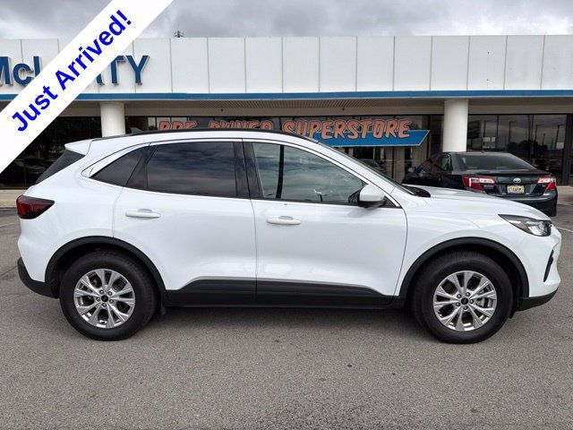Used 2024 Ford Escape Active w/ Tech Pack #2 AWD/4WD image 2