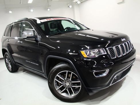 Used 2018 Jeep Grand Cherokee Limited image 8