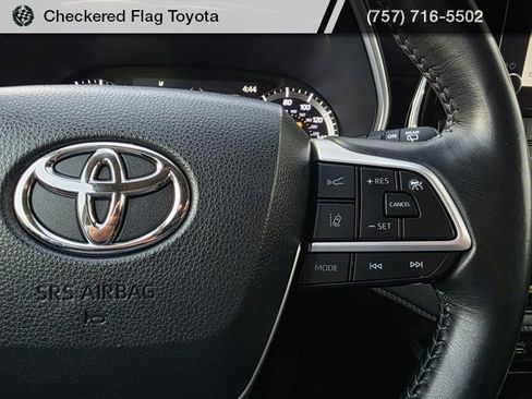 Used 2023 Toyota Highlander XLE image 29