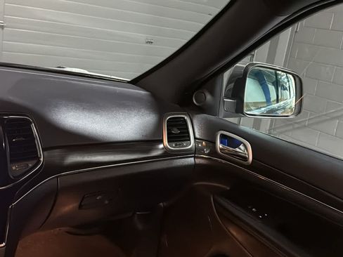 Used 2019 Jeep Grand Cherokee Limited AWD/4WD image 28