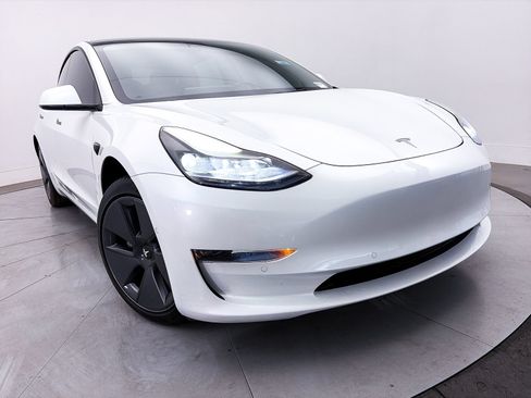 Used 2022 Tesla Model 3 Long Range AWD/4WD image 3