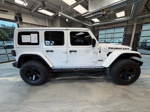 Used 2022 Jeep Wrangler Unlimited Rubicon w/ Trailer Tow Package AWD/4WD image 34