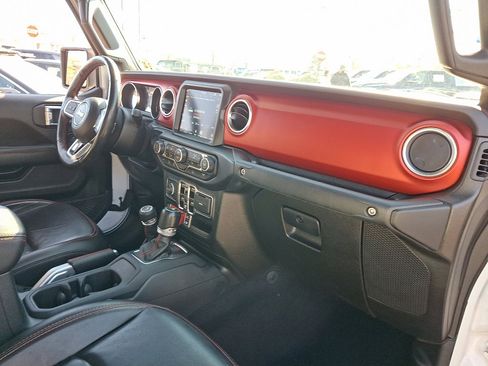 Certified 2022 Jeep Gladiator Rubicon w/ Cold Weather Group image 11