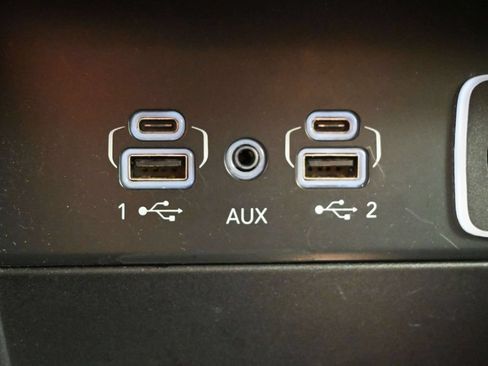 Used 2024 Jeep Grand Cherokee Laredo AWD/4WD image 6