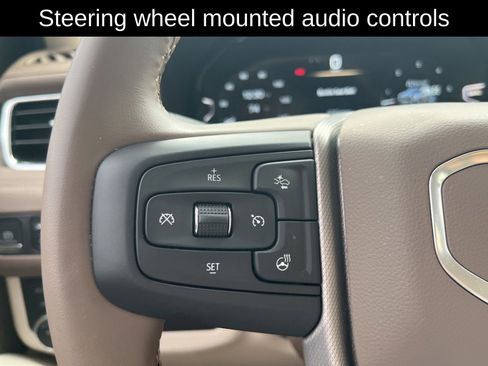 Used 2024 GMC Yukon XL Denali image 16