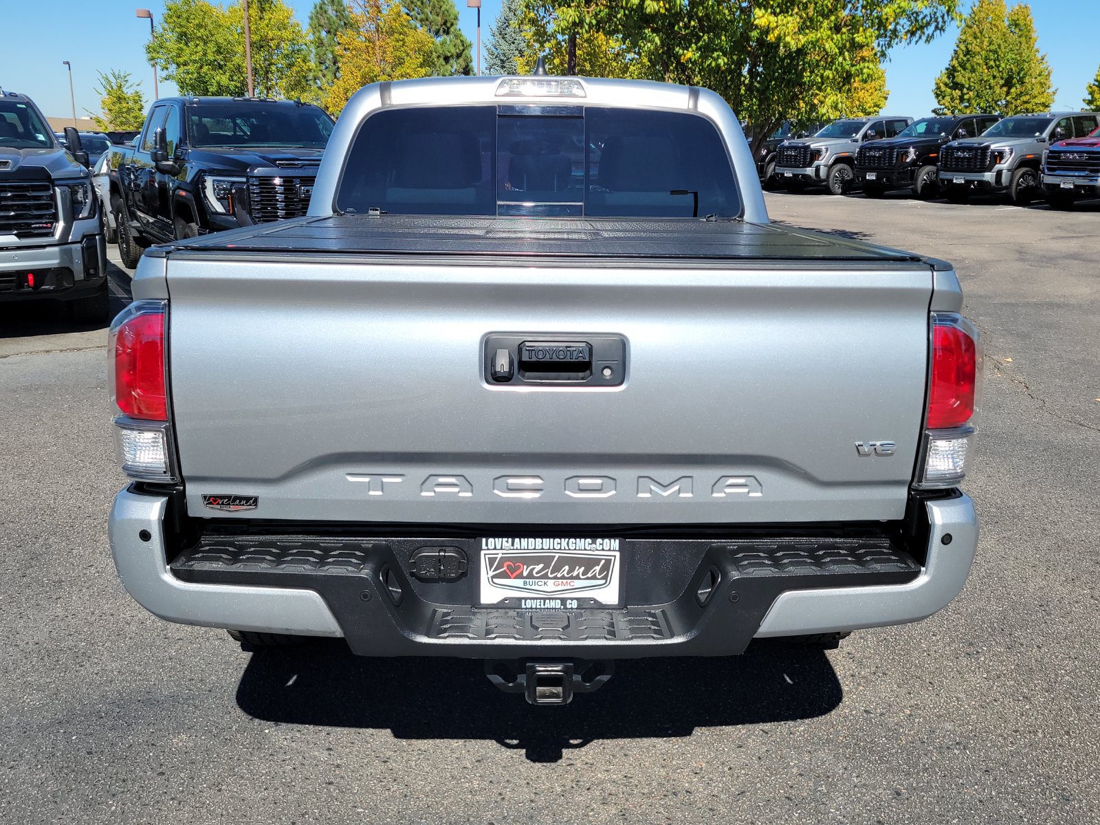 Used 2022 Toyota Tacoma TRD Off-Road w/ Technology Package AWD/4WD image 11