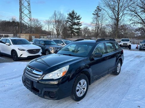 Used 2013 Subaru Outback 2.5i image 1