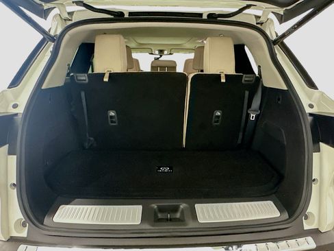Used 2023 INFINITI QX60 Luxe w/ Performance Audio Package AWD/4WD image 32