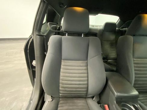 Used 2012 Dodge Challenger SXT image 23