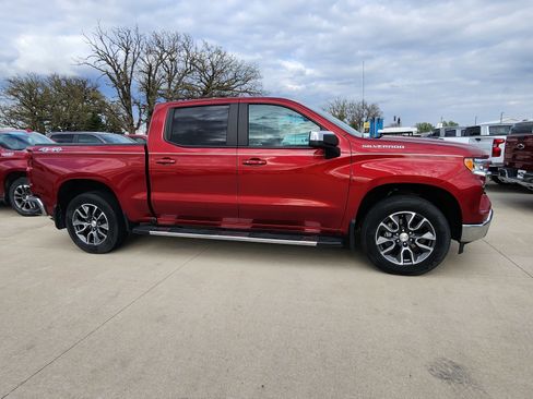 Used 2023 Chevrolet Silverado 1500 LT w/ Convenience Package II AWD/4WD image 4