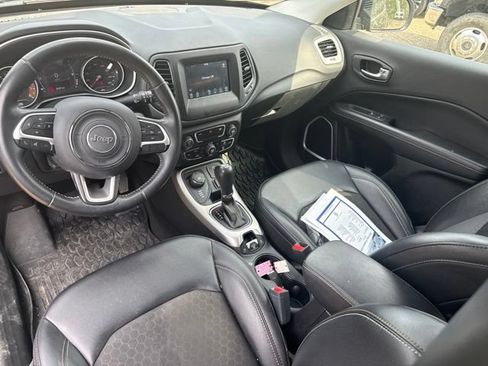 Used 2019 Jeep Compass Latitude AWD/4WD image 24