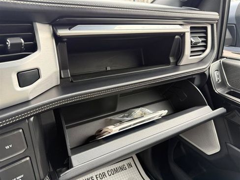 Used 2022 Ford F150 Lightning Platinum image 40