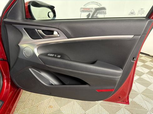 Used 2020 Genesis G70 3.3T RWD image 16