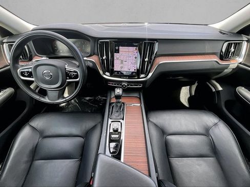 Used 2020 Volvo S60 T5 Momentum FWD image 16
