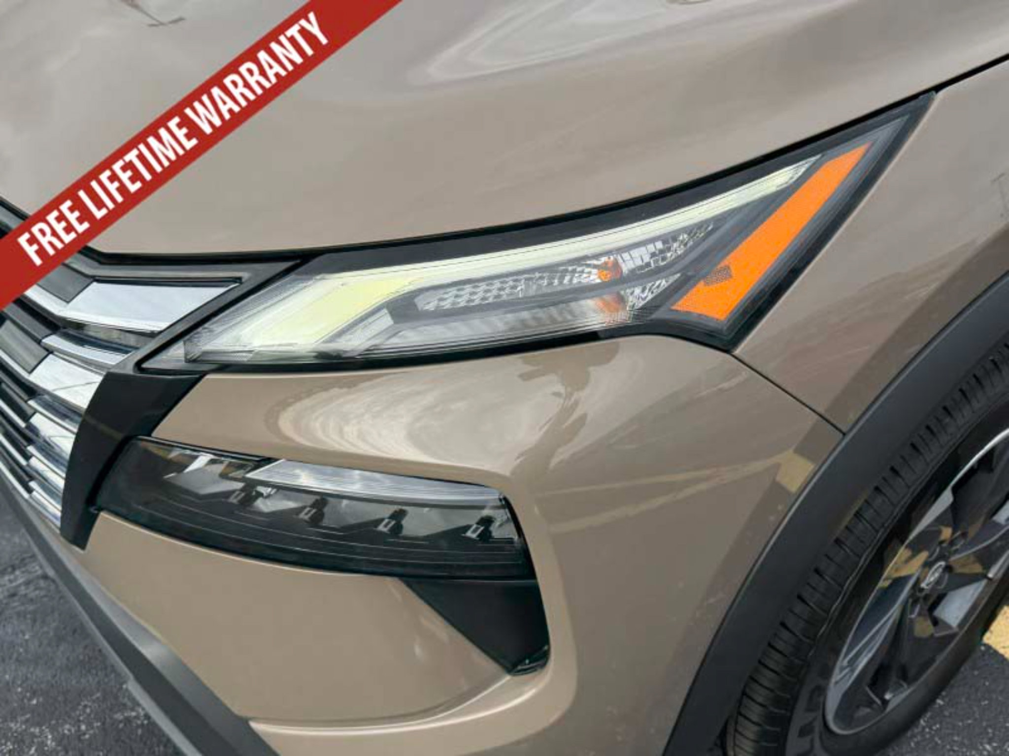 Used 2025 Nissan Rogue SV AWD/4WD image 15