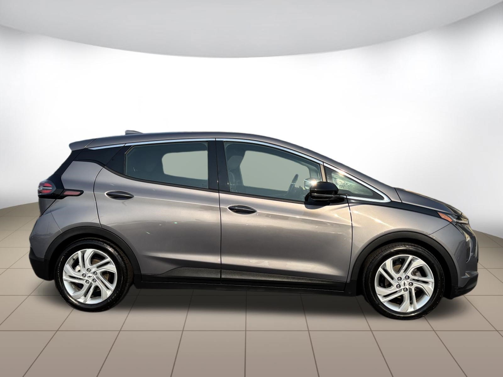 Used 2023 Chevrolet Bolt LT FWD image 8