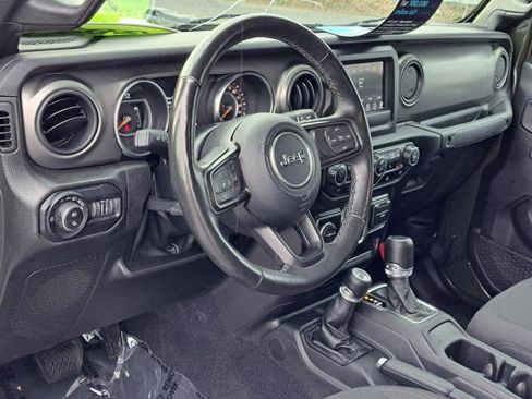 Used 2022 Jeep Gladiator Willys image 7