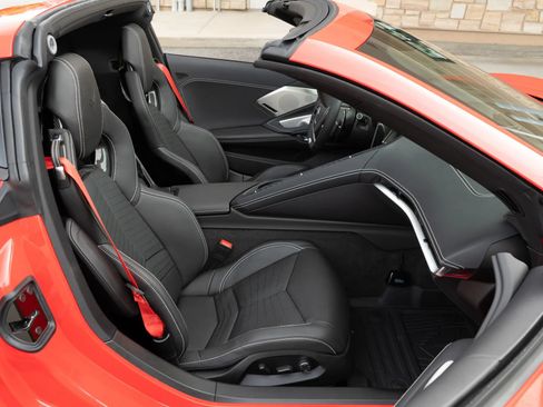 Used 2025 Chevrolet Corvette Z06 w/ Z07 Performance Package RWD image 34