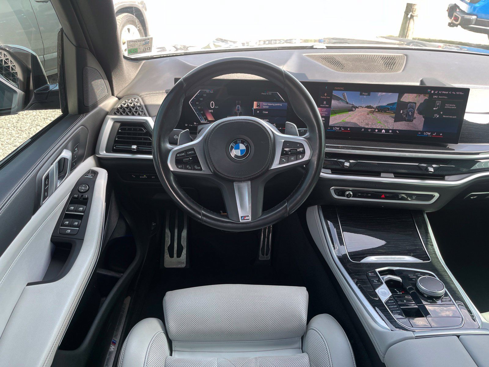 Used 2024 BMW X5 xDrive40i w/ M Sport Package AWD/4WD image 11