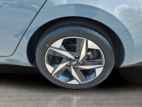 Used 2023 Hyundai Elantra SEL w/ Convenience Package FWD image 14