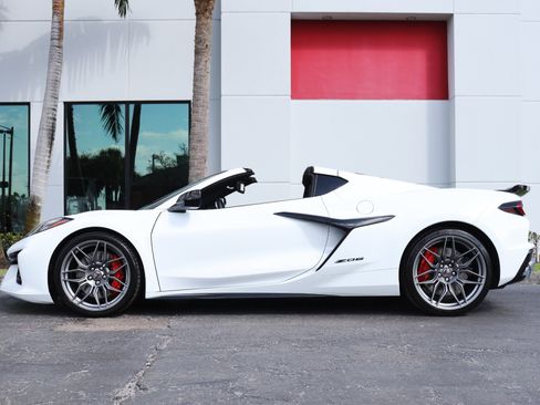 Used 2024 Chevrolet Corvette Z06 w/ Battery Protection Package image 27