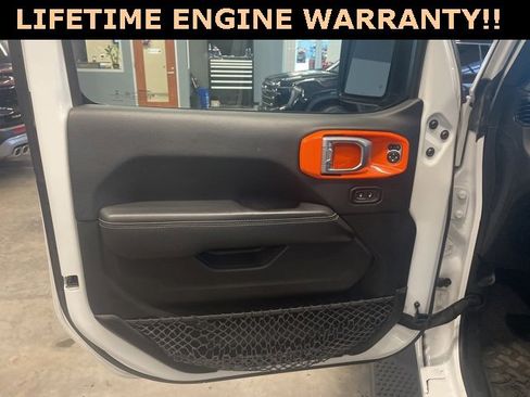 Used 2018 Jeep Wrangler Unlimited Sahara image 11