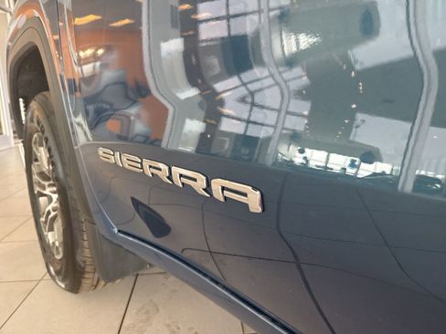 Used 2024 GMC Sierra 1500 SLT image 16