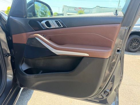 Used 2022 BMW X5 xDrive40i AWD/4WD image 27