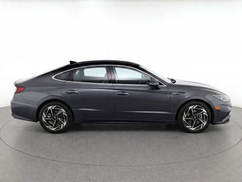 Used 2025 Hyundai Sonata SEL FWD image 8