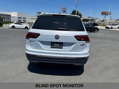 Used 2018 Volkswagen Tiguan SE w/ 3rd Row Seat Package AWD/4WD image 4