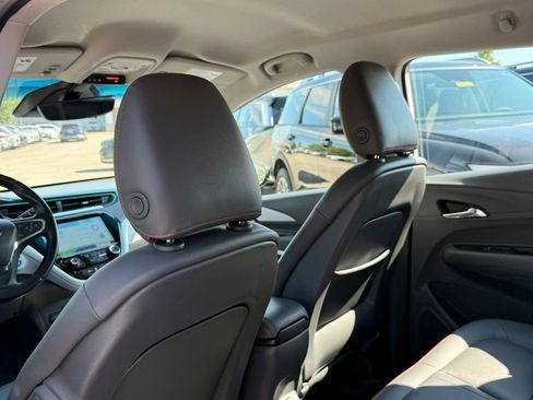 Used 2020 Chevrolet Bolt Premier w/ Infotainment Package FWD image 31