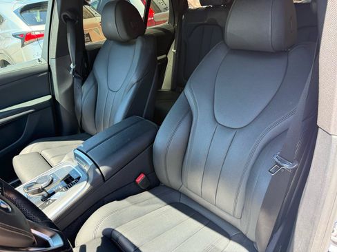 Used 2019 BMW X5 xDrive40i w/ Convenience Package AWD/4WD image 6