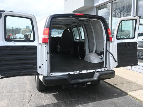 Used 2012 Chevrolet Express 2500 RWD image 7
