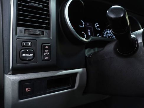 Used 2018 Toyota Sequoia SR5 image 25