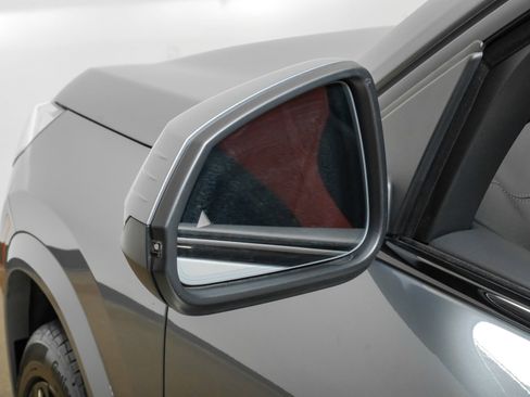 Used 2025 BMW X2 xDrive28i image 51