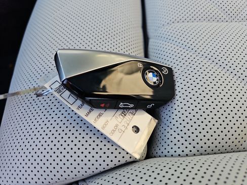 New 2026 BMW X7 xDrive40i w/ Premium Package image 38