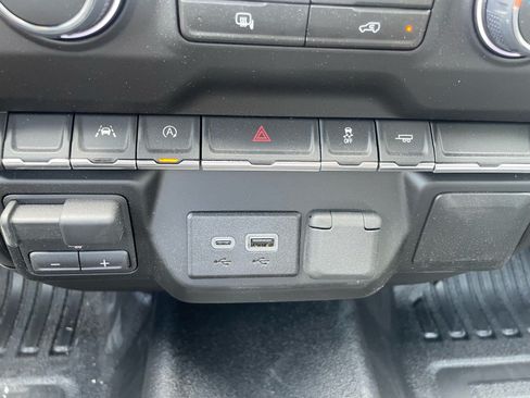 Used 2026 Chevrolet Silverado 1500 W/T w/ Trailering Package RWD image 9