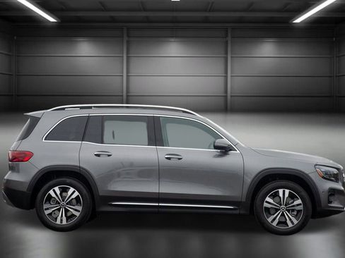 Certified 2025 Mercedes-Benz GLB 250 4MATIC image 9