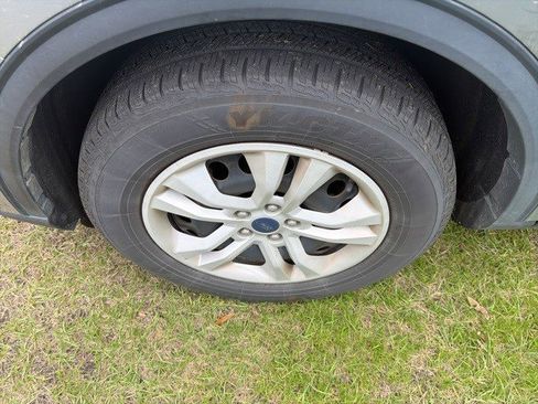 Used 2023 Ford Escape AWD image 2