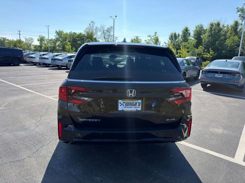 Used 2025 Honda Odyssey Elite image 5