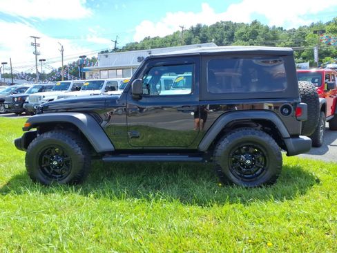 Used 2022 Jeep Wrangler Sport AWD/4WD image 4