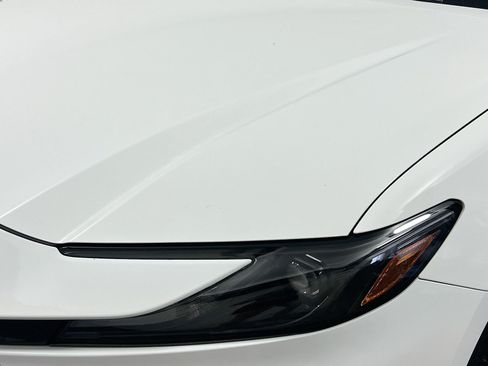 Used 2025 Toyota Camry SE FWD image 11