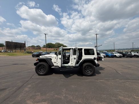 Used 2024 Jeep Wrangler Unlimited Rubicon w/ XTREMEE 35" Tire Package AWD/4WD image 48