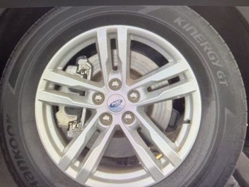 Used 2022 Ford Explorer XLT image 13