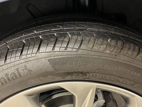 Used 2024 Buick Encore GX Avenir w/ Avenir Convenience Package image 26