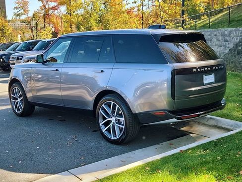 Used 2025 Land Rover Range Rover Long Wheelbase SE image 12