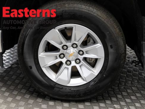 Used 2025 Chevrolet Silverado 1500 LT AWD/4WD image 33