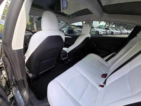 Used 2022 Tesla Model 3 Standard Range RWD image 11